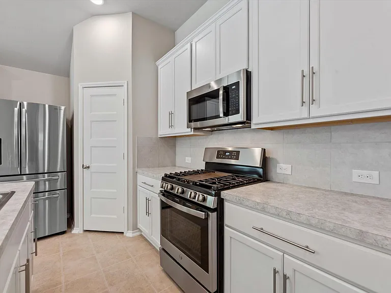 2901 Yaupon Grove Ln — Photo 14