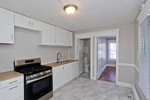 69 Maynard St #1R Photo 1