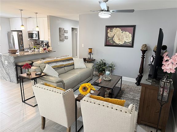 4th image of 9 Vista Palm Ln APT 202