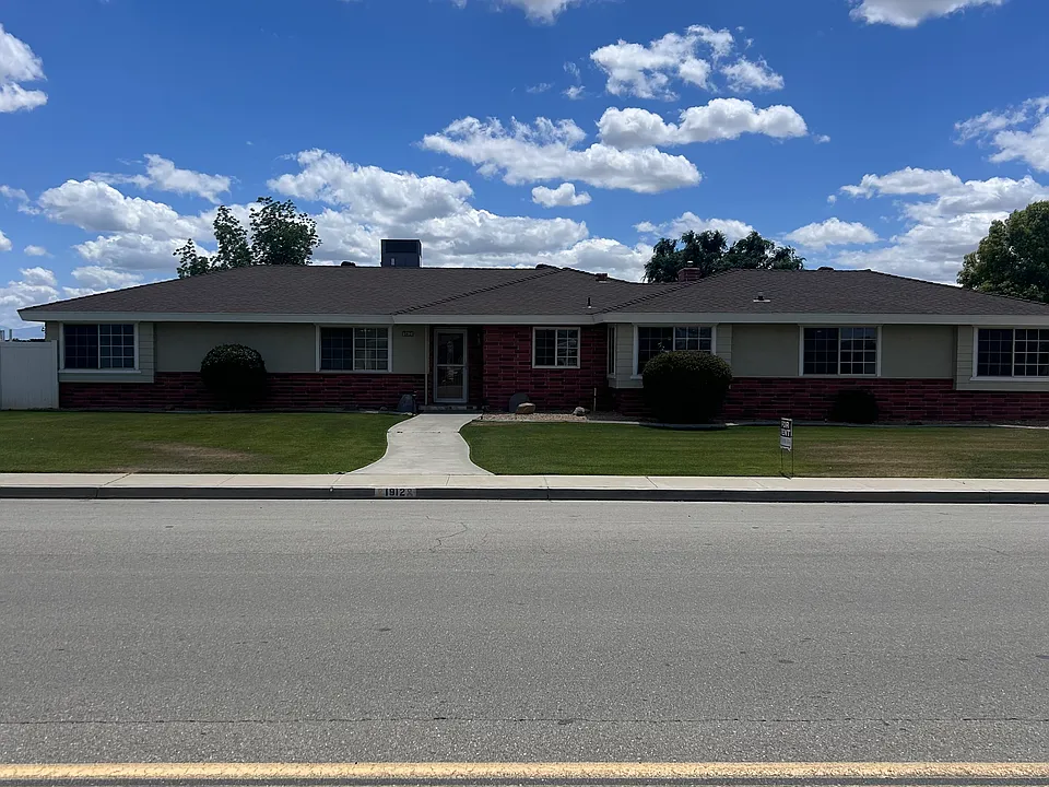 1912 Verdugo Ln