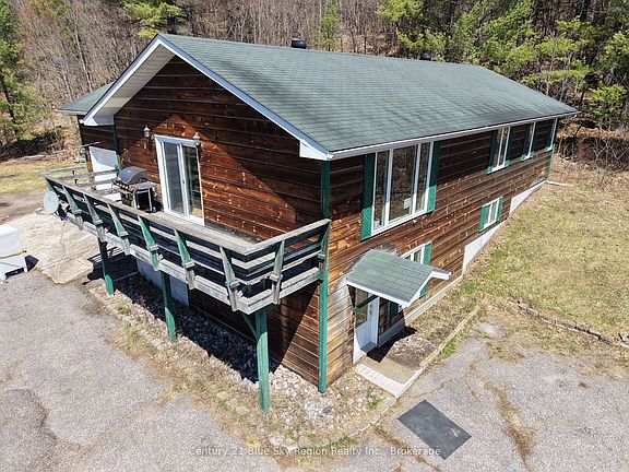 2nd image of 119 Moosehead Rd