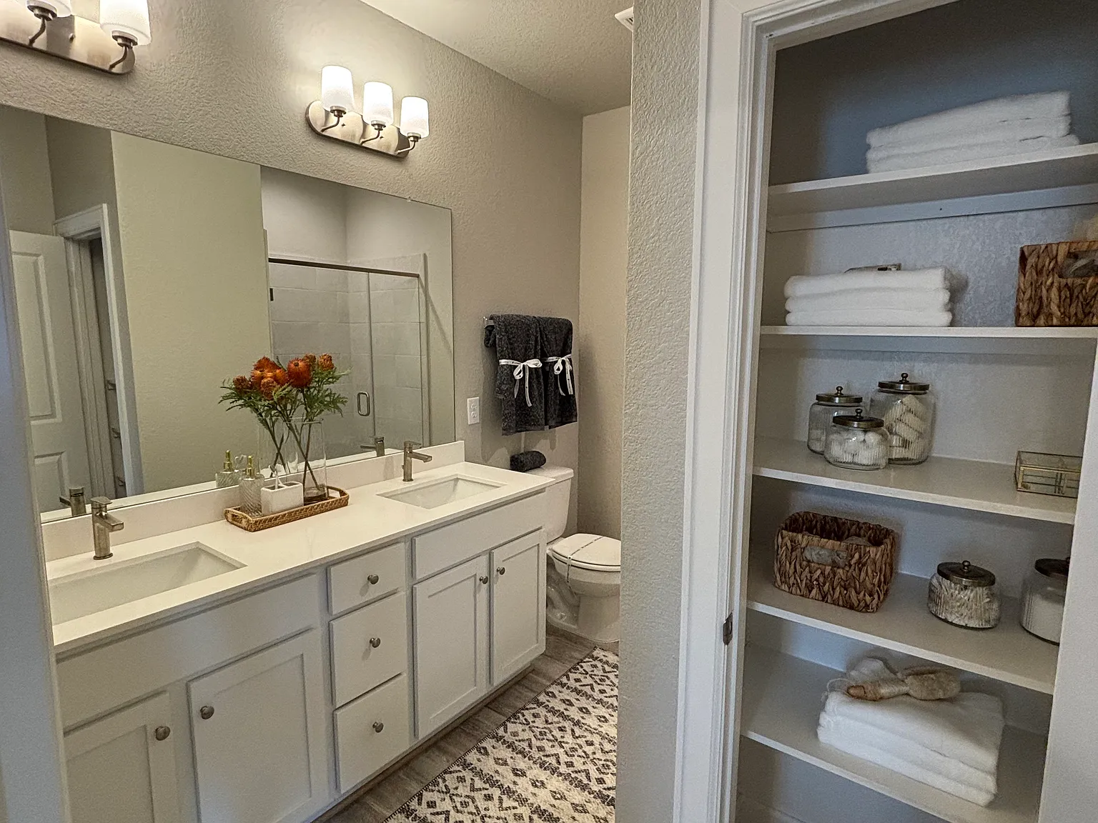 3 bed, 1269 sqft, $2,500 — Photo 4