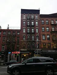 152 Eighth Avenue in Chelsea