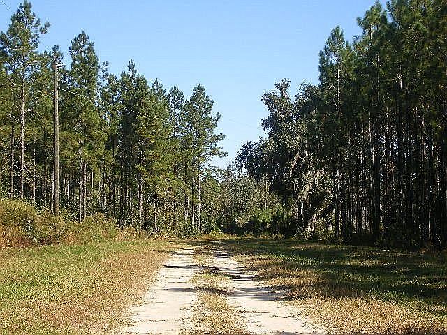 2nd image of 1484 SW Ontario Rd