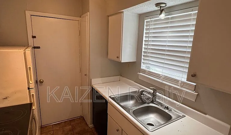 6774 Enchanted Oak Pl #4 — Photo 9