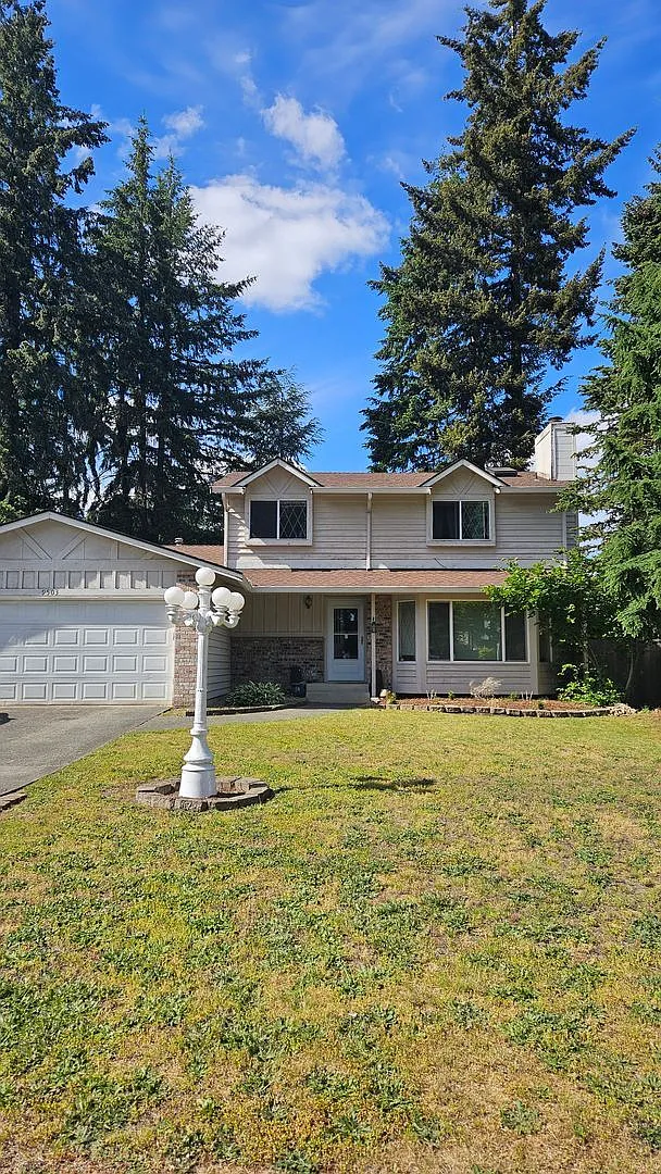 3 bed, 3.0 bath, 1830 sqft, $2,700 — Photo 1