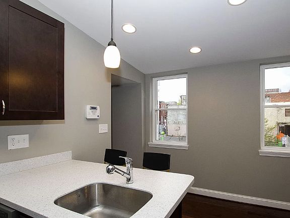 5th image of 1246 Light St