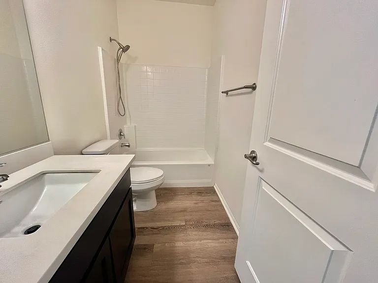 7805 Marbil Ln — Photo 10