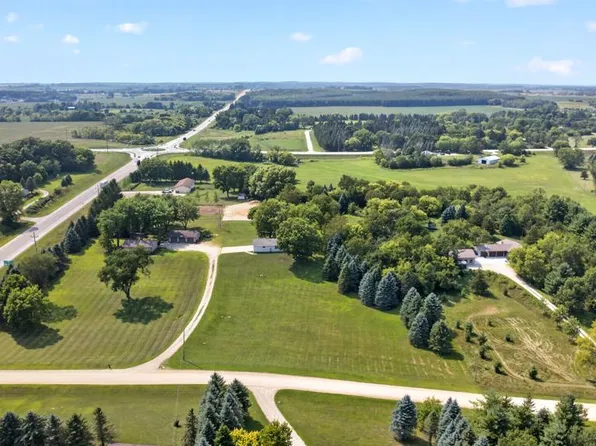 7559 Safari Ct NW, Rochester, MN 55901