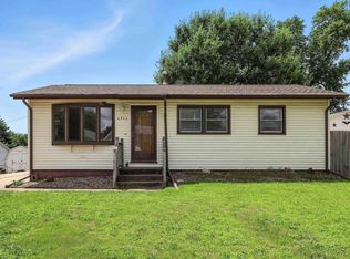 6706 Ridge Dr, Davenport, IA 52806