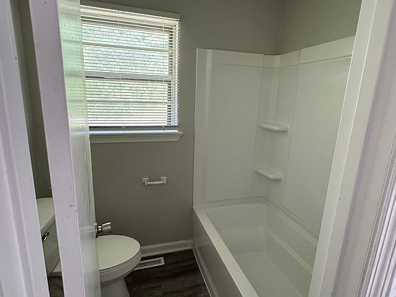 3rd image of 4706 Metro Park Ln APT B