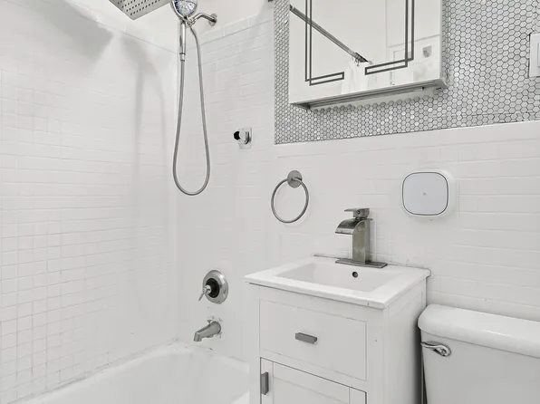 228 West 17th Street image 4 of 4