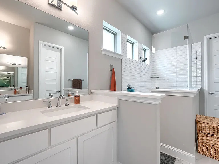 2446 Bainbridge Dr — Photo 14