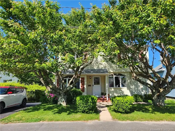 39 Pleasant View Avenue, Waterbury, CT 06705