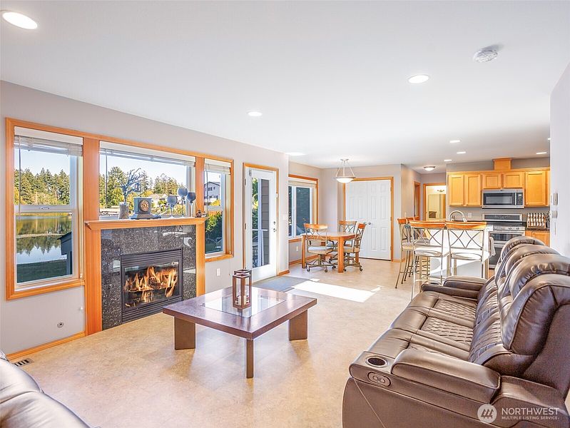 5th image of 1722 Timberlake Court SE