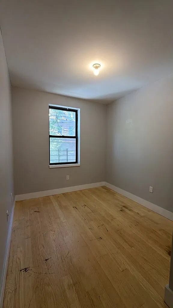 3 bed, $3,555 — Photo 2