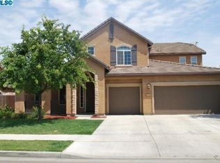 2712 W Tyler Ave, Visalia, CA
