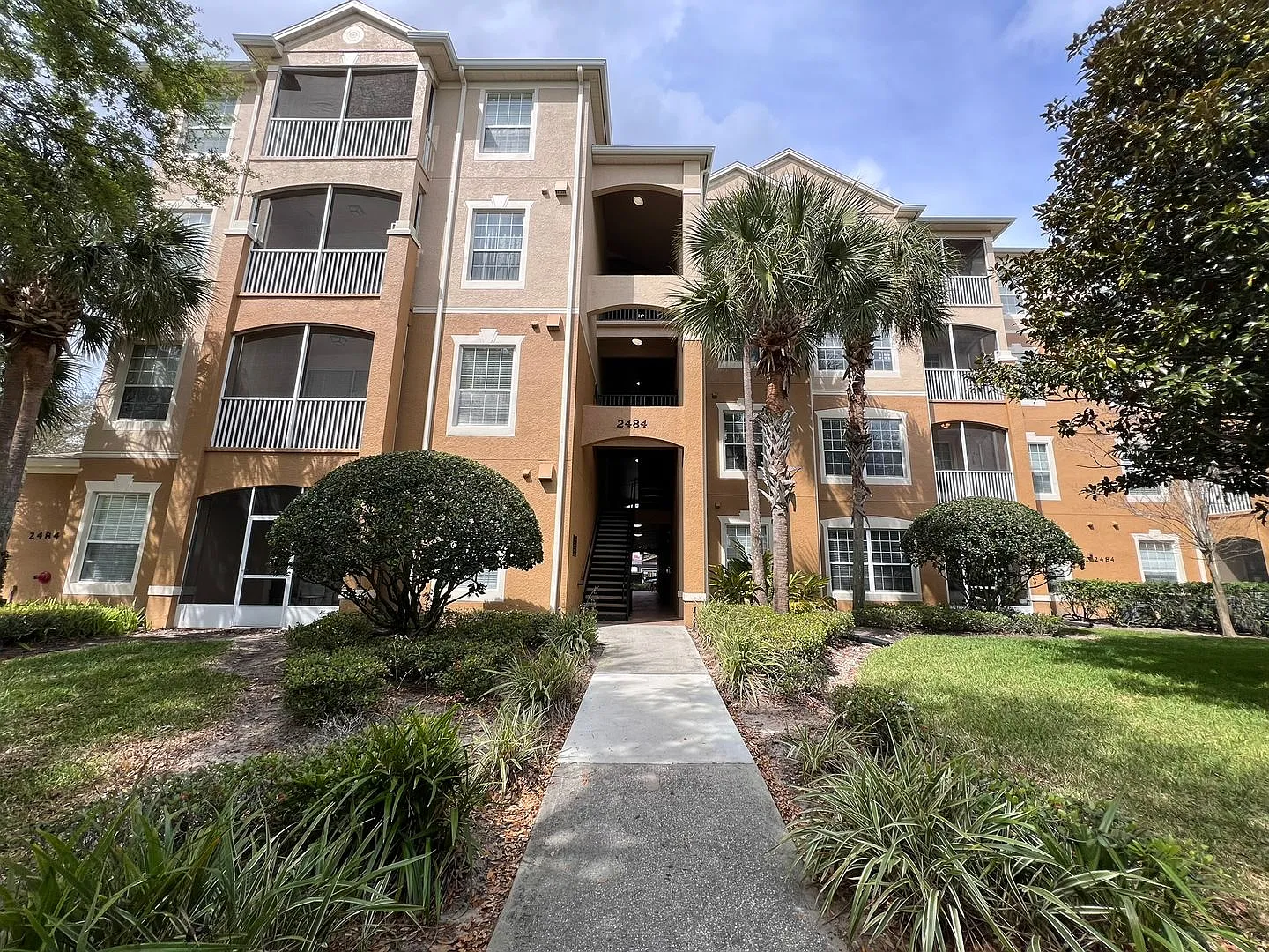 3 bed, 1447 sqft, $1,950 — Photo 1