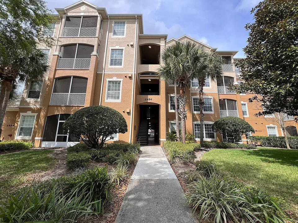 2484 San Tecla St #204