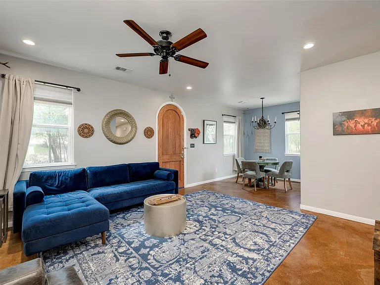 719 Birch Ln — Photo 4