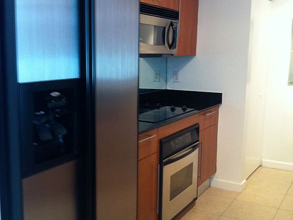 4th image of 325 Biscayne Blvd #321