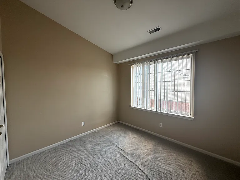 14586 Vauxhall Dr — Photo 11