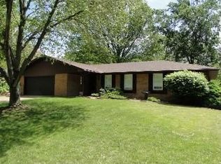 328 Montgomery Dr, Belleville, IL 62223