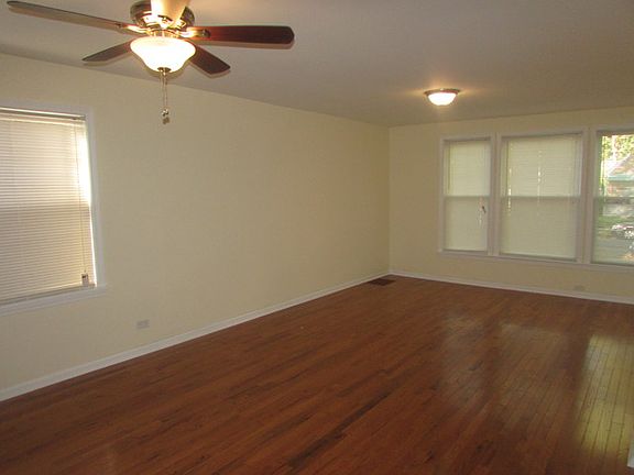 3rd image of 11322 S Avenue H
