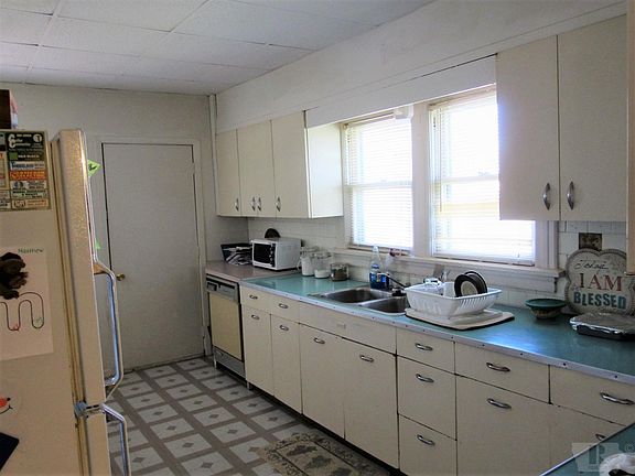5th image of 606 N Clark St