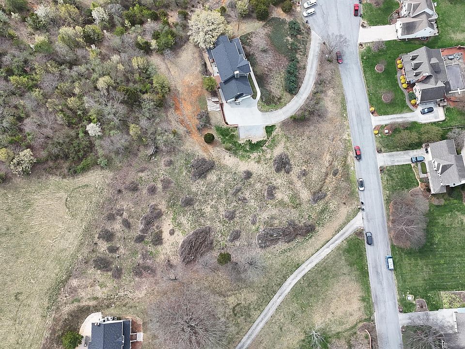 1st image of 209 Briarfield Dr