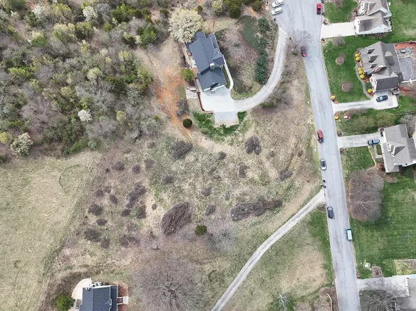 209 Briarfield Dr, Kingsport, TN 37660