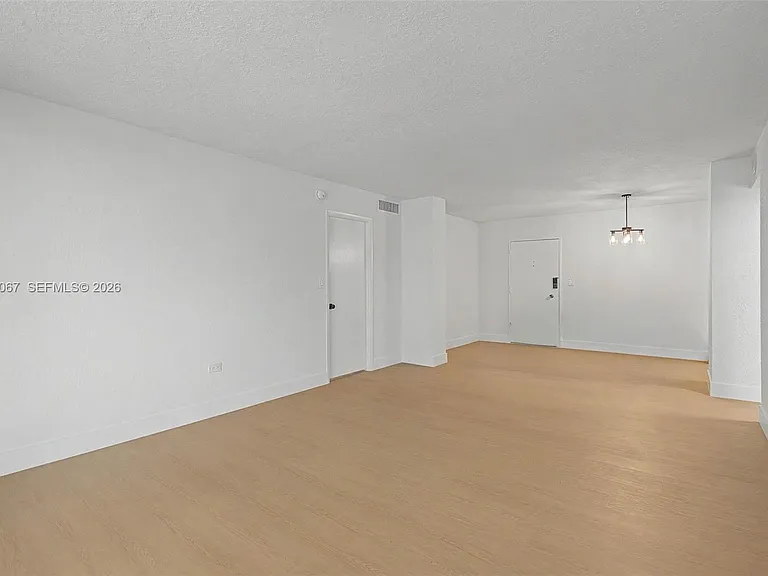 5555 Collins Ave #7B — Photo 6