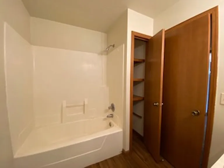 204 Stonewall Ct — Photo 12