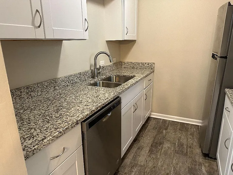 1908 Millpoint Ln — Photo 8