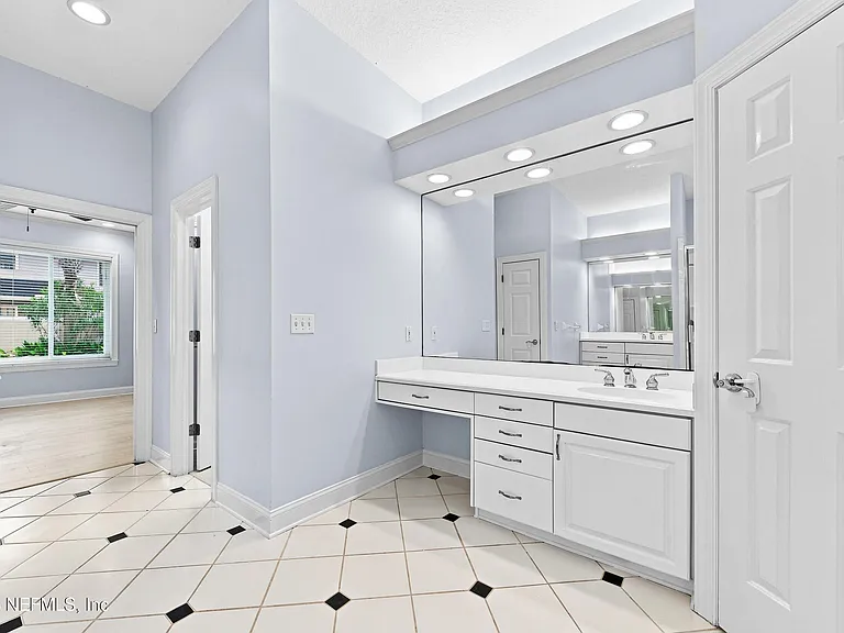 38 Tallwood Rd — Photo 23