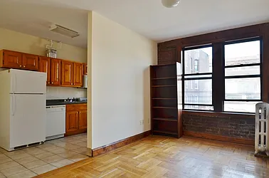 Rented by CITY SKYLINE REALTY INC