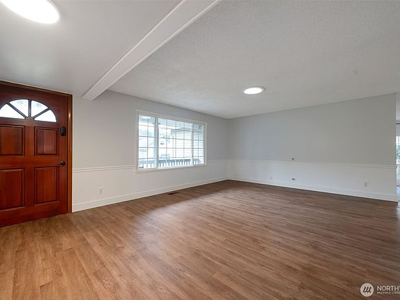 5th image of 1515 34th Street SE
