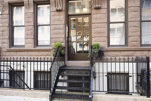 Rented by Compass | media 29