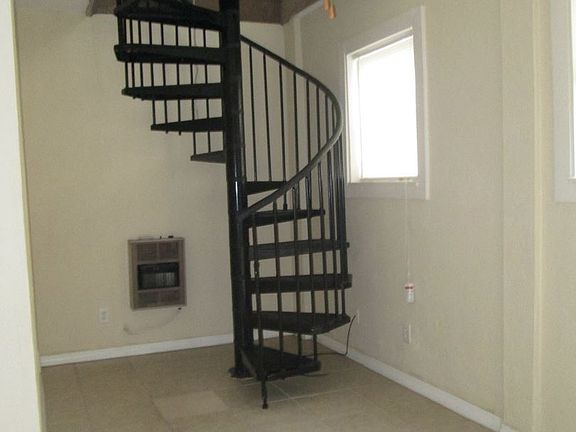 4th image of 615 Seaman Pl