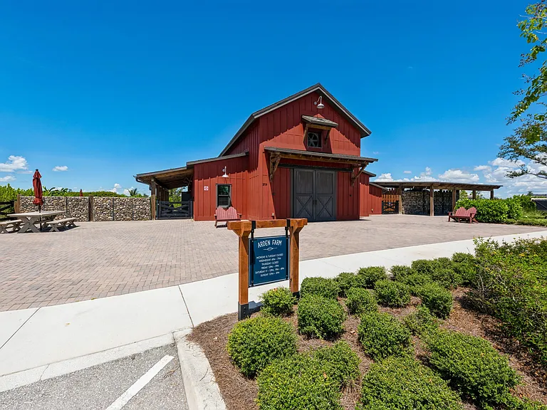 1252 Haywagon Trl — Photo 23