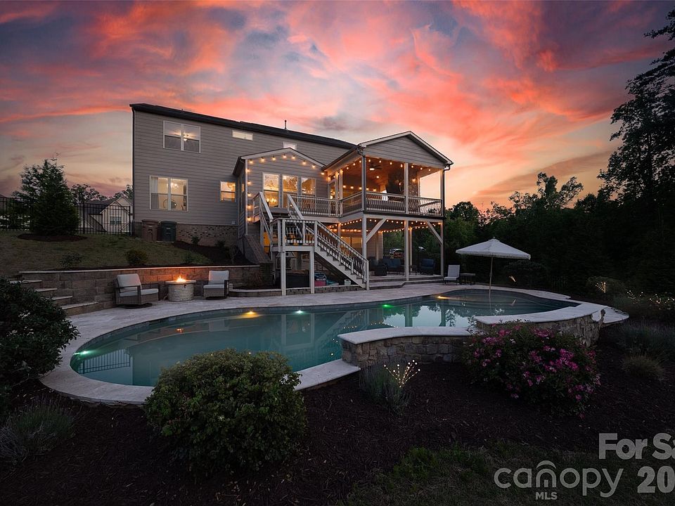 1st image of 2862 Creekview Dr