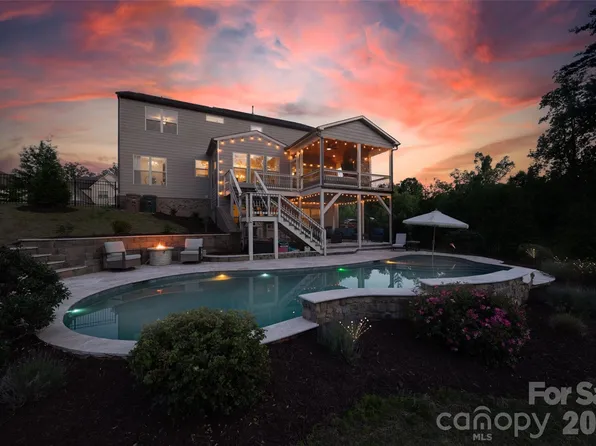 2862 Creekview Dr, Waxhaw, NC 28173