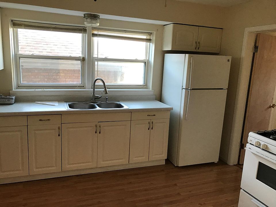 2nd image of 6114 W Miami Ave #2