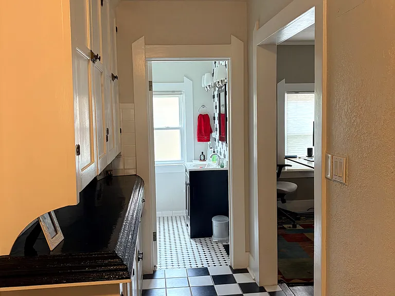 952 S Pearl St — Photo 16