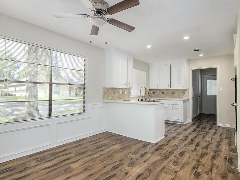 2716 Pine Cone Ln — Photo 12