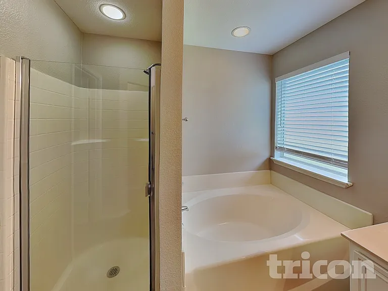 1563 Nottingham Dr — Photo 11