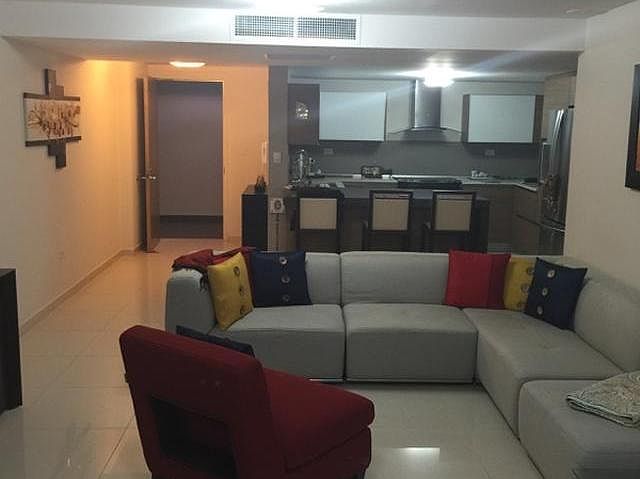 2nd image of 10 Calle 54 SE
