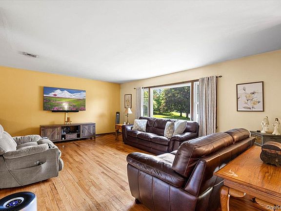 5th image of 19 Bradner Drive