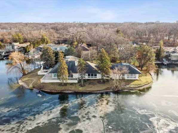 109 Murphy Lake Rd, Park Ridge, IL 60068