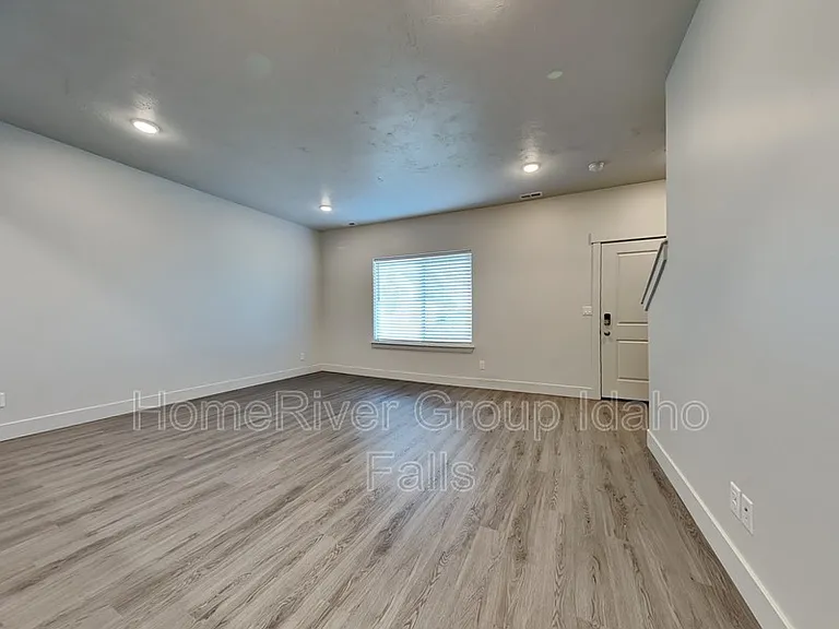 651 S 2400 W #3102 — Photo 5